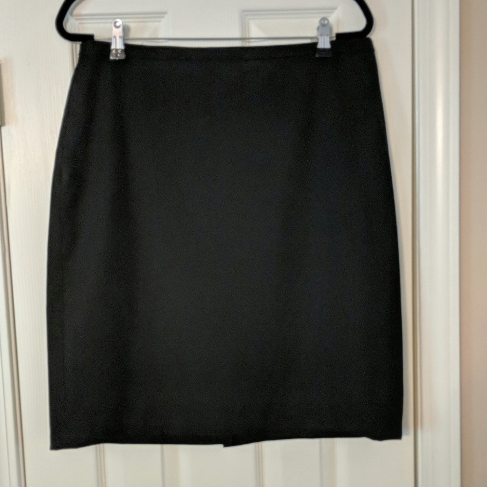 Old Navy pencil skirt.  Size 14.